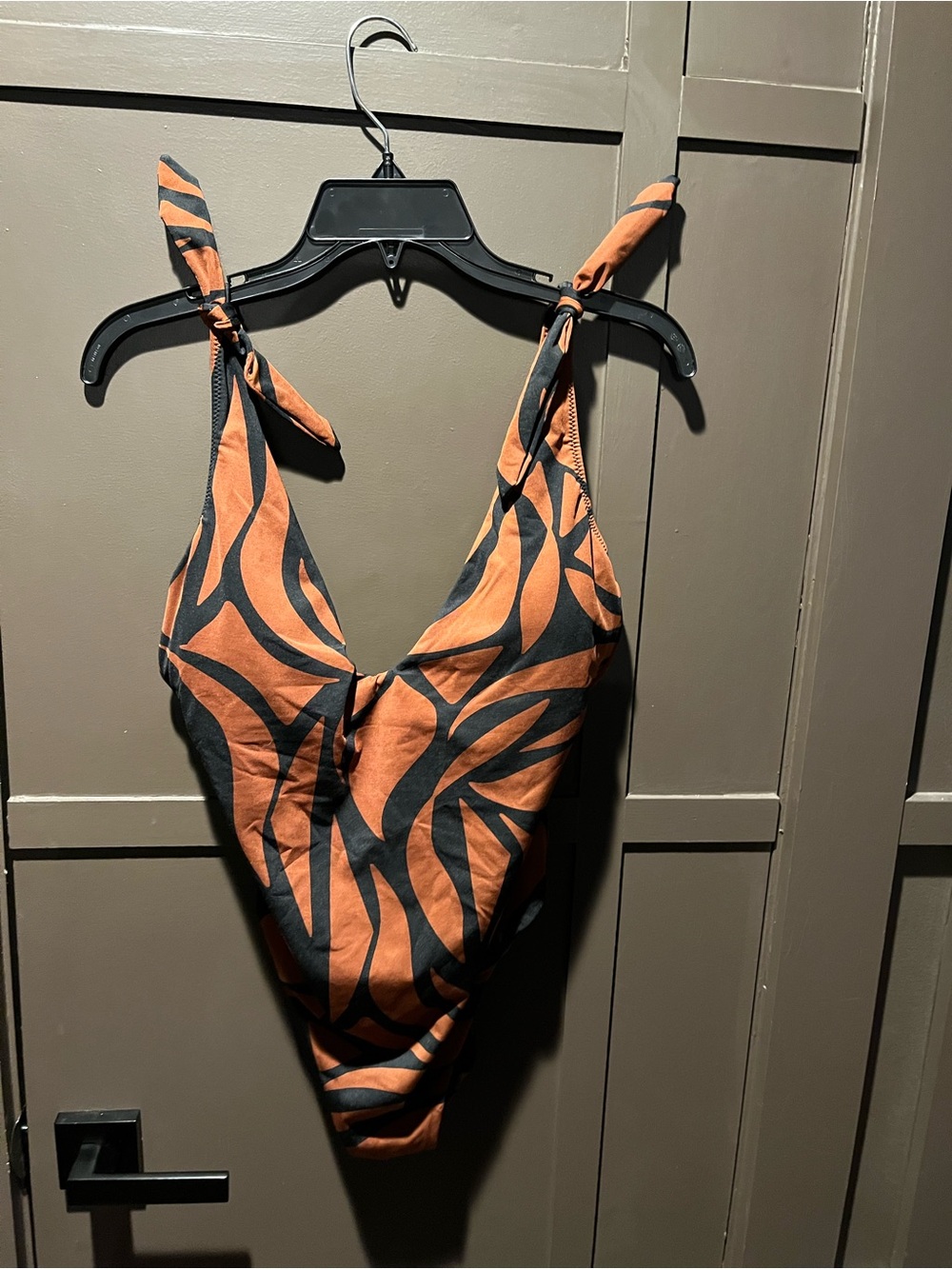 Sanctuary Swim One-Piece Swimsuit in Rust & Black Tie-Strap Size Large NEW